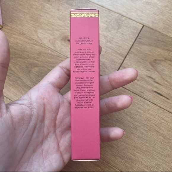 Too Faced Lip Injection Power Plumping Hydrating Lip Gloss in Just a Girl 💕 - Picture 8 of 10